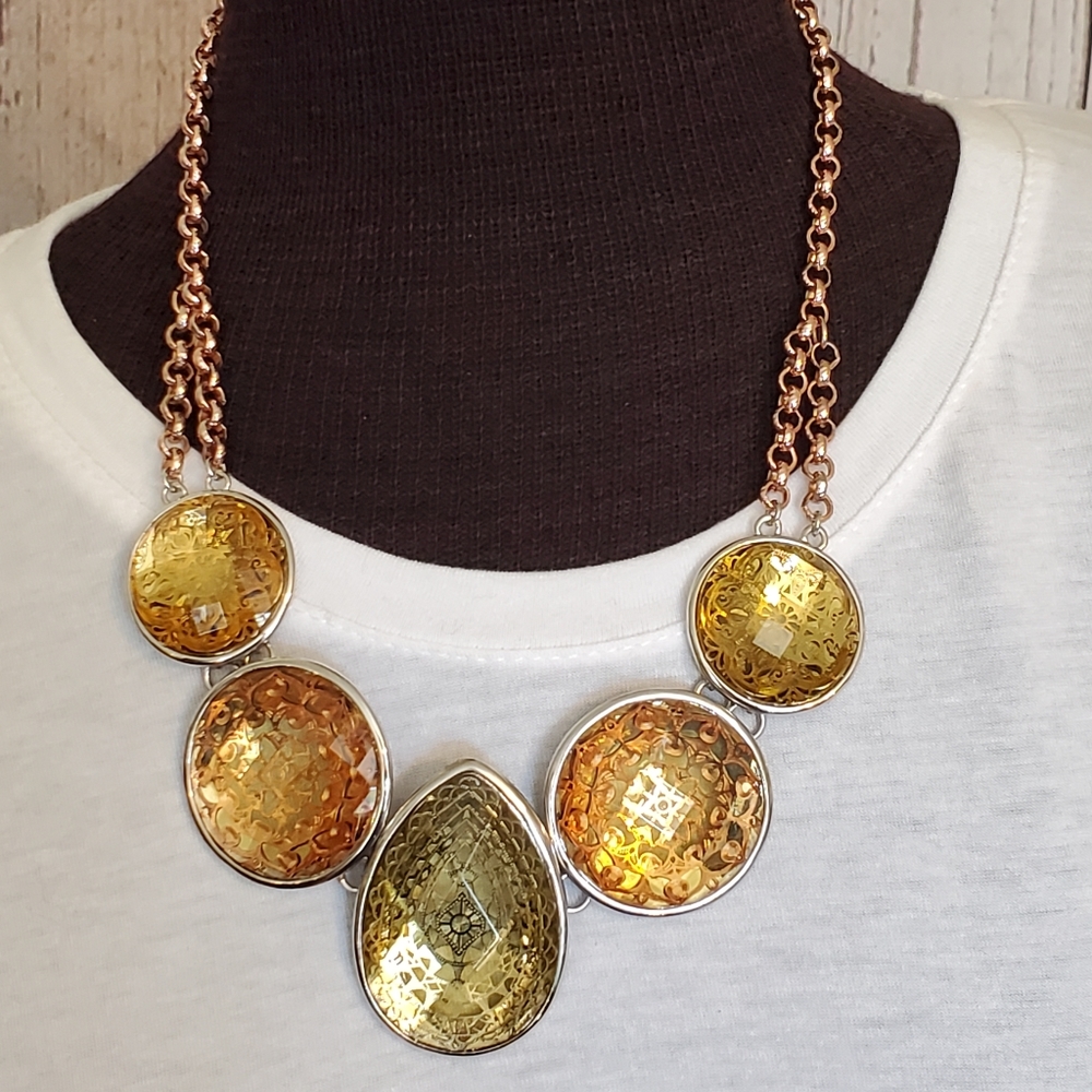 Amber look stones with filigree tri-tone necklace - Picture 9 of 9